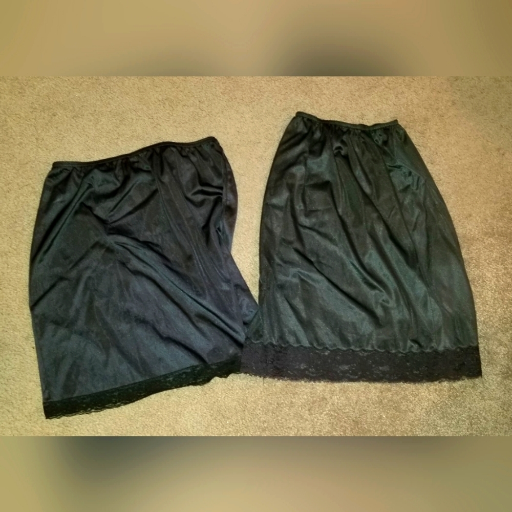 2 Very Small Black Slips XS/S